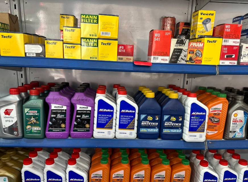 realiza os serviços de  troca de óleo, filtros automotivos, lubrificantes, atendimento exclusivo ao cliente na região de ribeirão preto